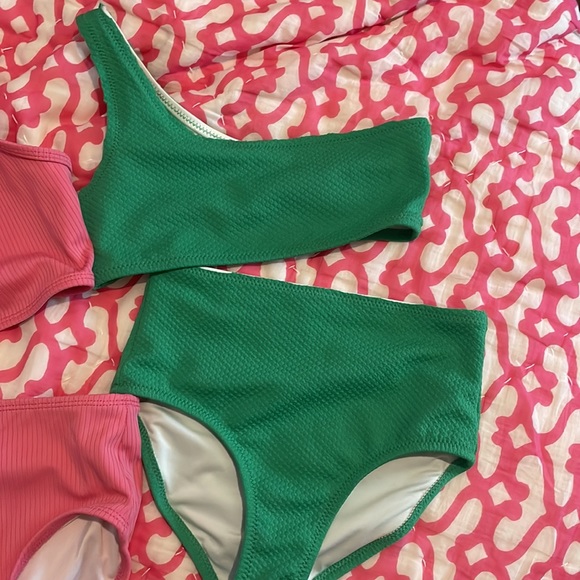 Old navy girls swim! - Picture 2 of 4